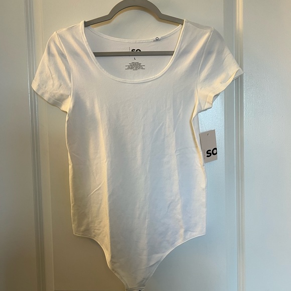 NWT SO White Scoop Neck Bodysuit - Picture 2 of 3